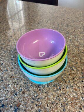 Munchkin Stay Put Suction Bowl Set of 3 Baby Toddler Feeding Bowls Purple Green